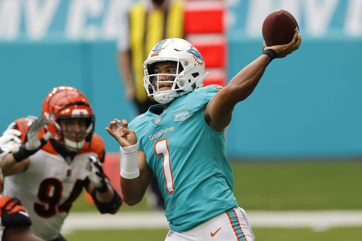 Quarterback Tua Tagovailoa #1 of the Miami Dolphins throws a pass in the first quarter of the game against the Cincinnati Bengals at Hard Rock Stadium on December 06, 2020 in Miami Gardens, Florida.