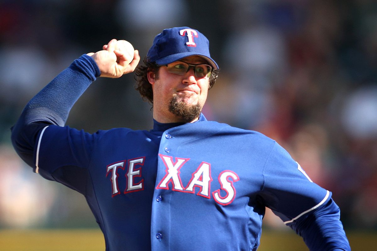 Texas Rangers closer Eric Gagne pitches in the ninth inning