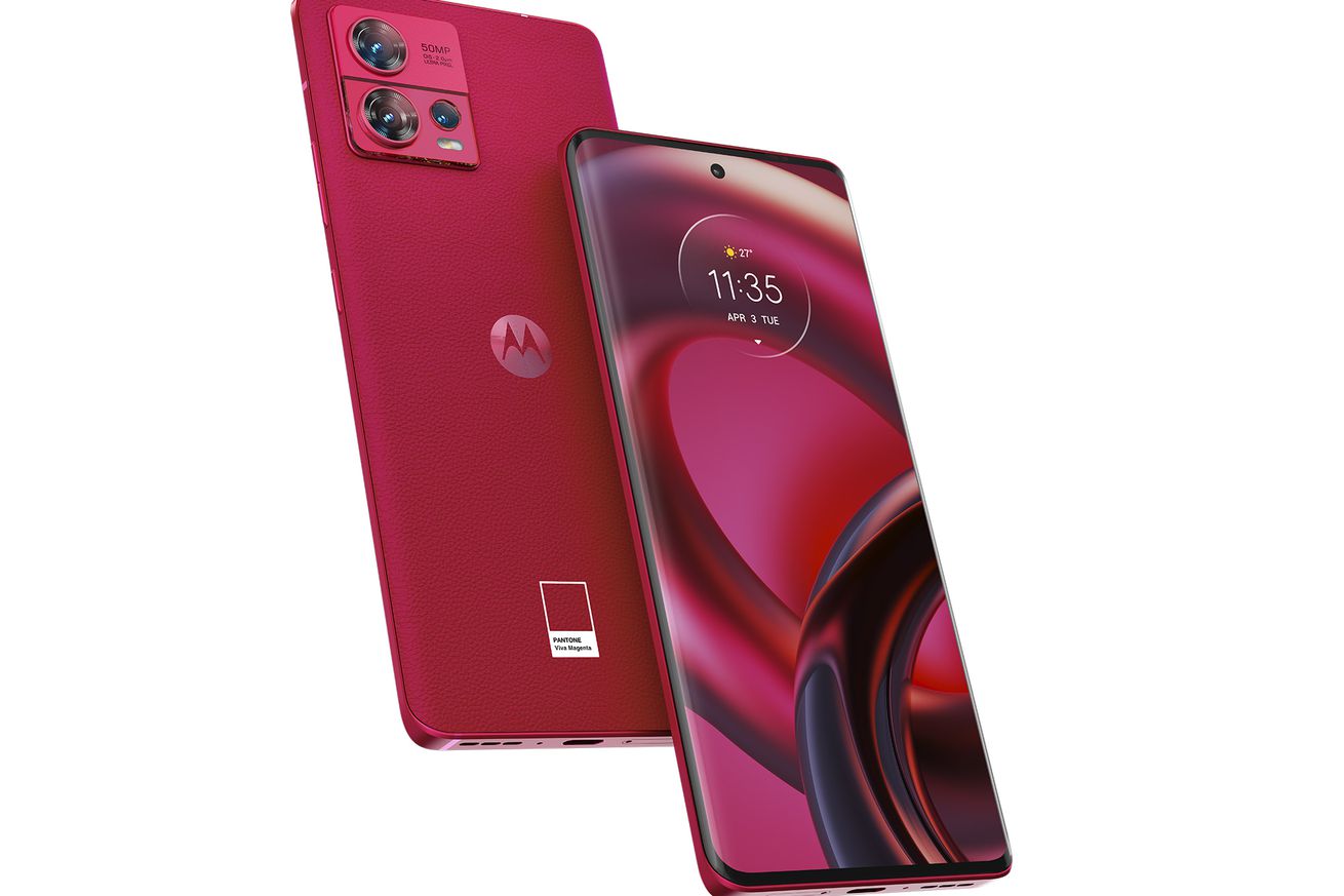 Motorola edge 30 Fusion in Viva Magenta showing back and front of the device.
