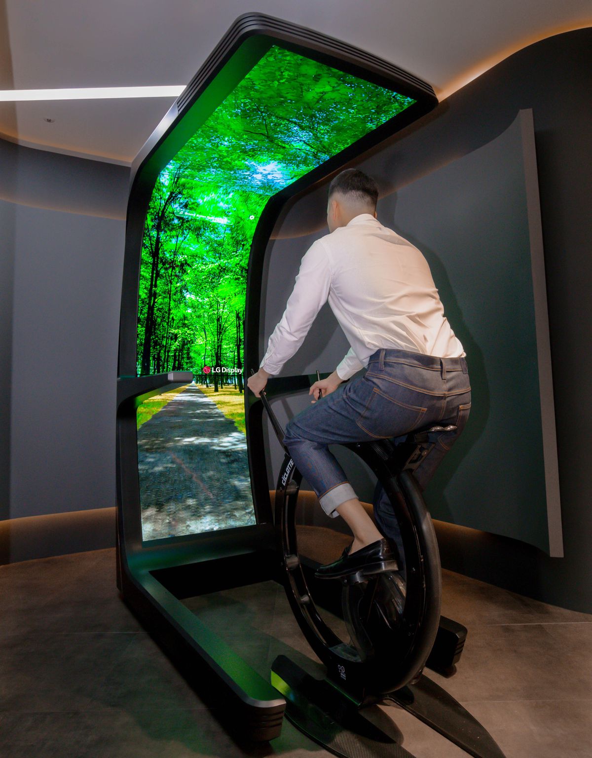 LG Display Virtual Ride at CES 2022 5