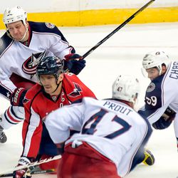 Ovechkin Surrounded by Blue Jackets