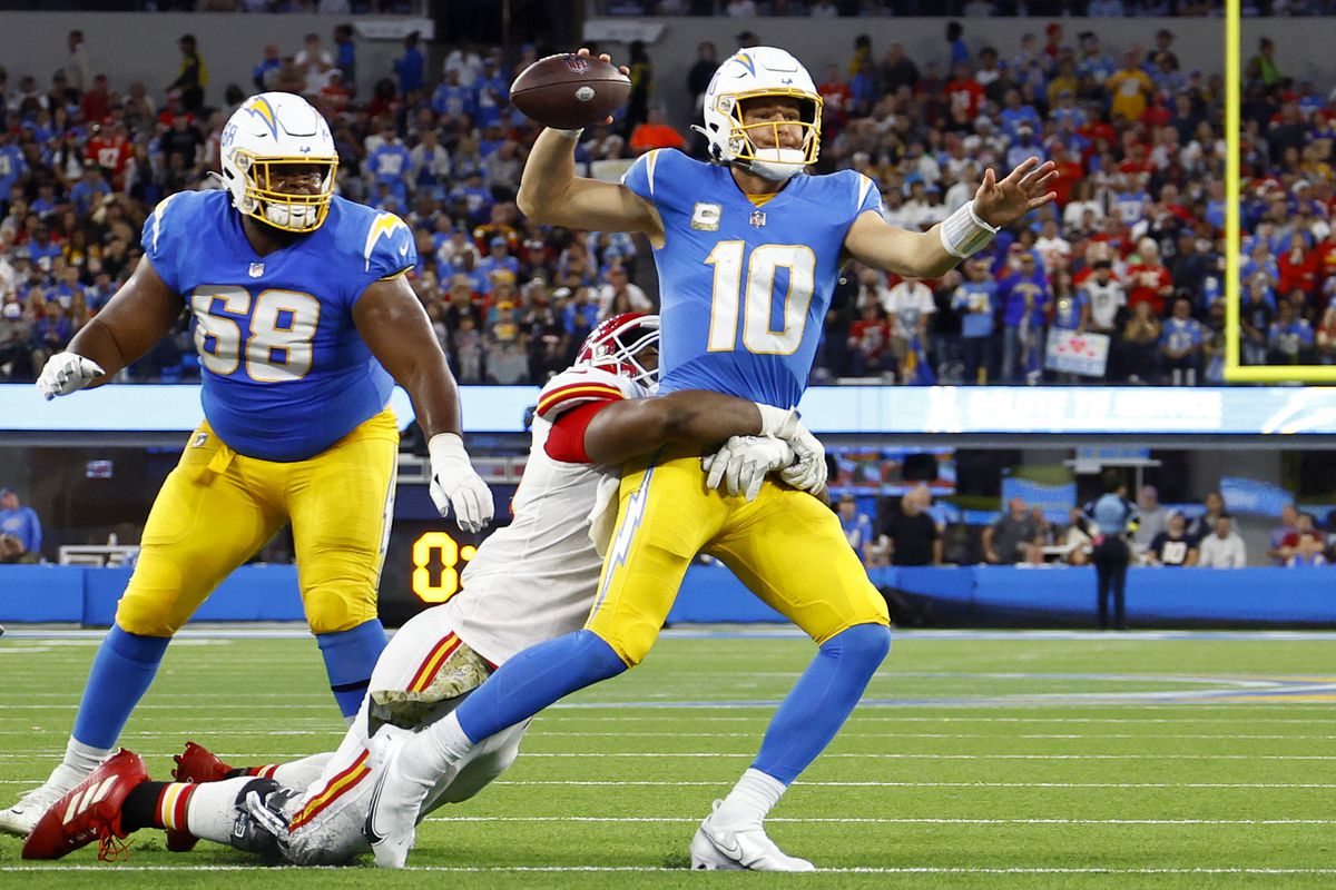 nfl football los angeles chargers at kansas city chiefs