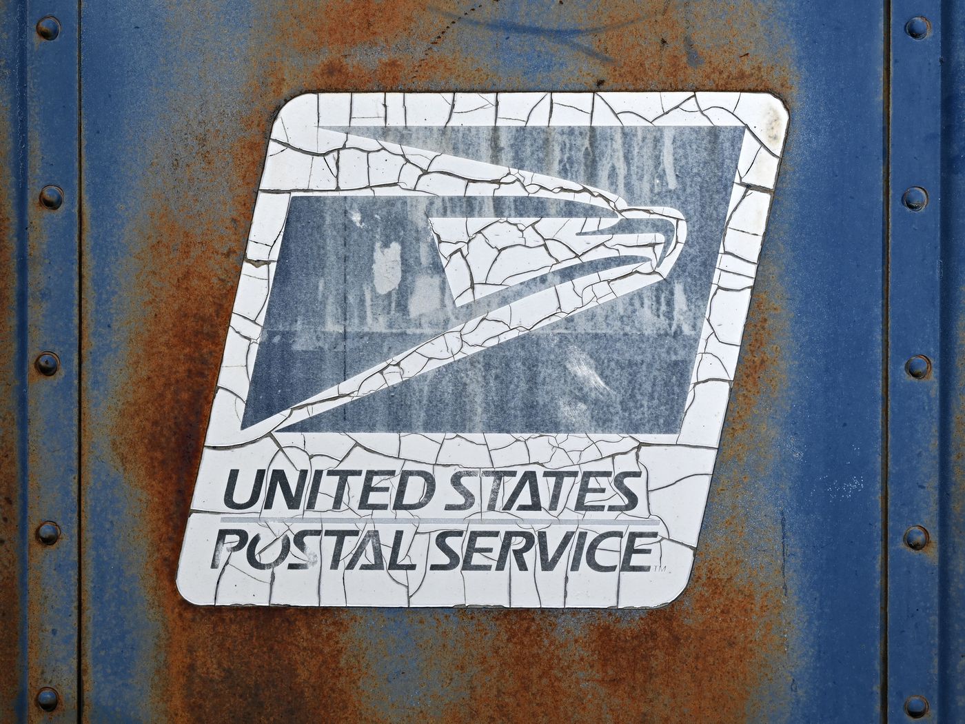 Can I Drop A Package In A USPS Mailbox? (+ Other FAQs)