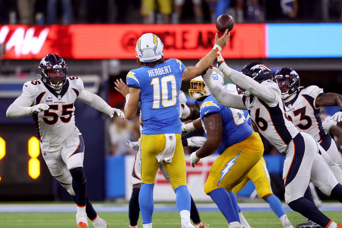 Chargers vs. Broncos Week 18 Preview: Bolts can clinch No. 5 seed with win  - Bolts From The Blue