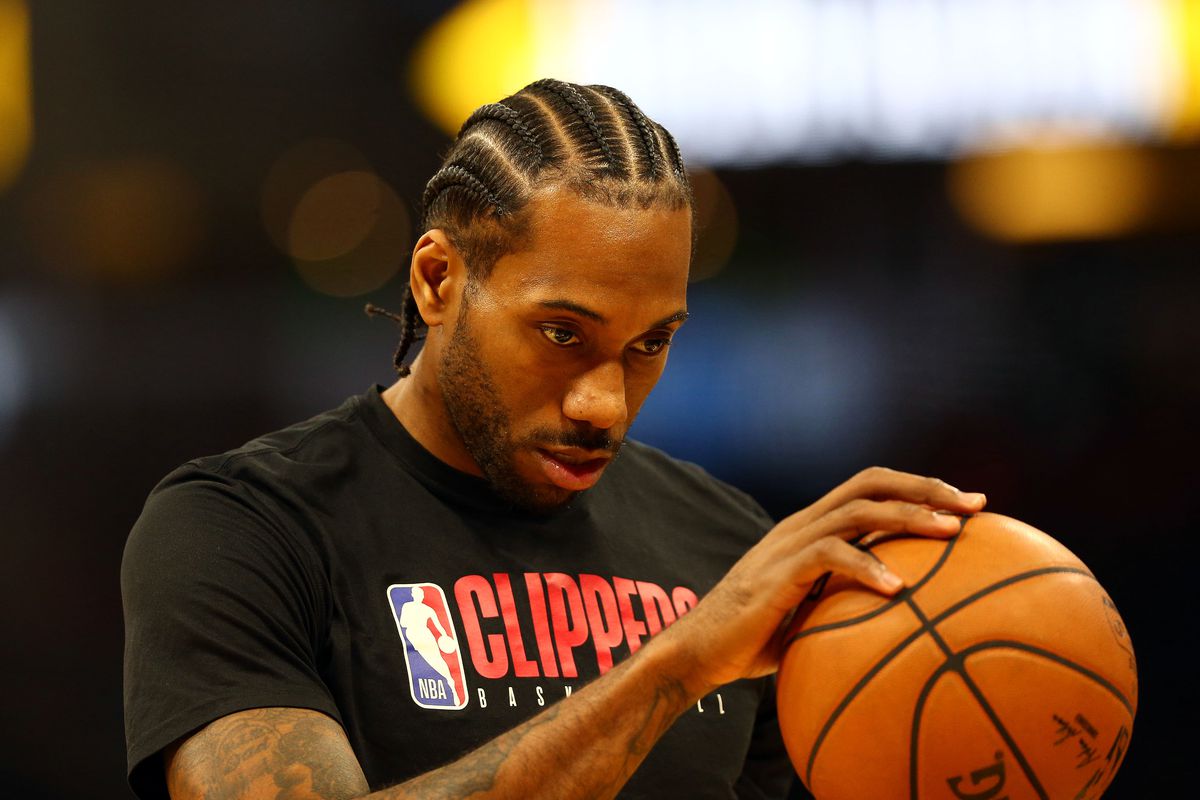 LA Clippers forward Kawhi Leonard works out prior to the game against the Orlando Magic at Amway Center.&nbsp;