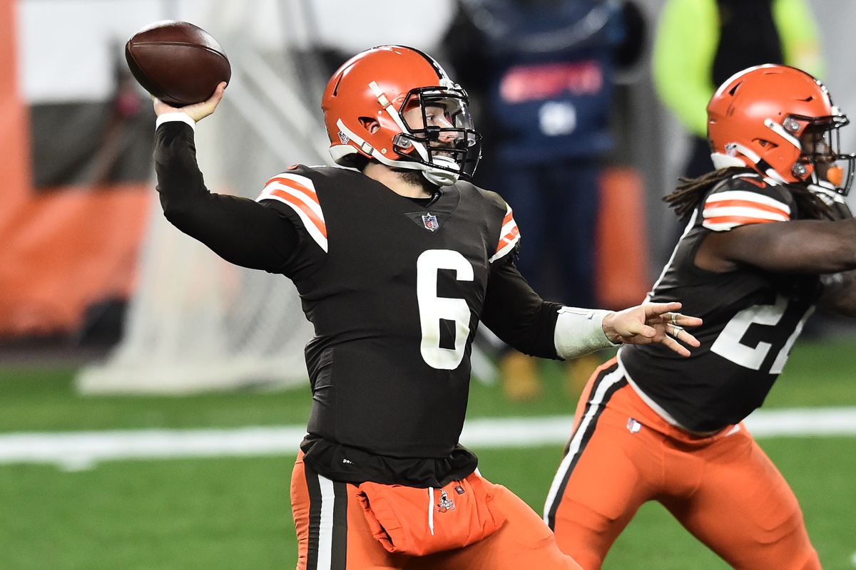 Cleveland Browns quarterback Baker Mayfield (6) throws a pass during the second quarter against the Baltimore Ravens at FirstEnergy Stadium.