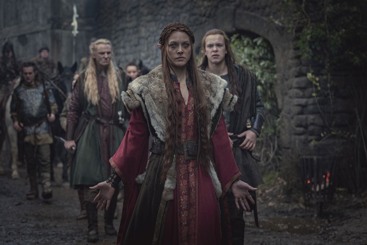 Un grupo de elfos en la temporada 2 de The Witcher
