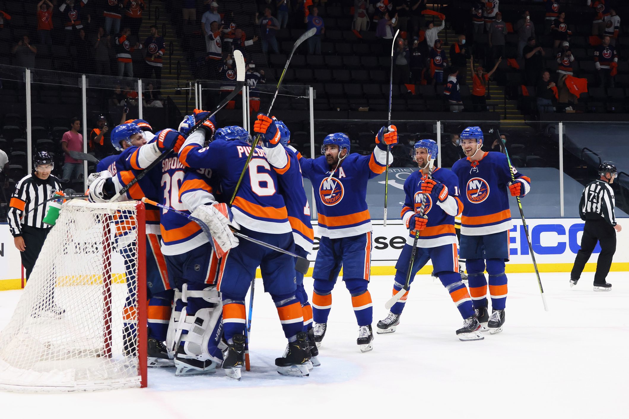 New York Islanders advance to second round after finishing Pittsburgh