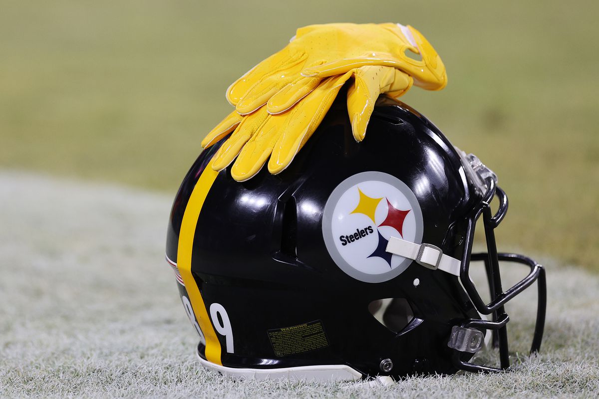 A detail of Gunner Olszewski #89 of the Pittsburgh Steelers helmet prior to the game against the Baltimore Ravens at M&amp;T Bank Stadium on January 01, 2023 in Baltimore, Maryland.