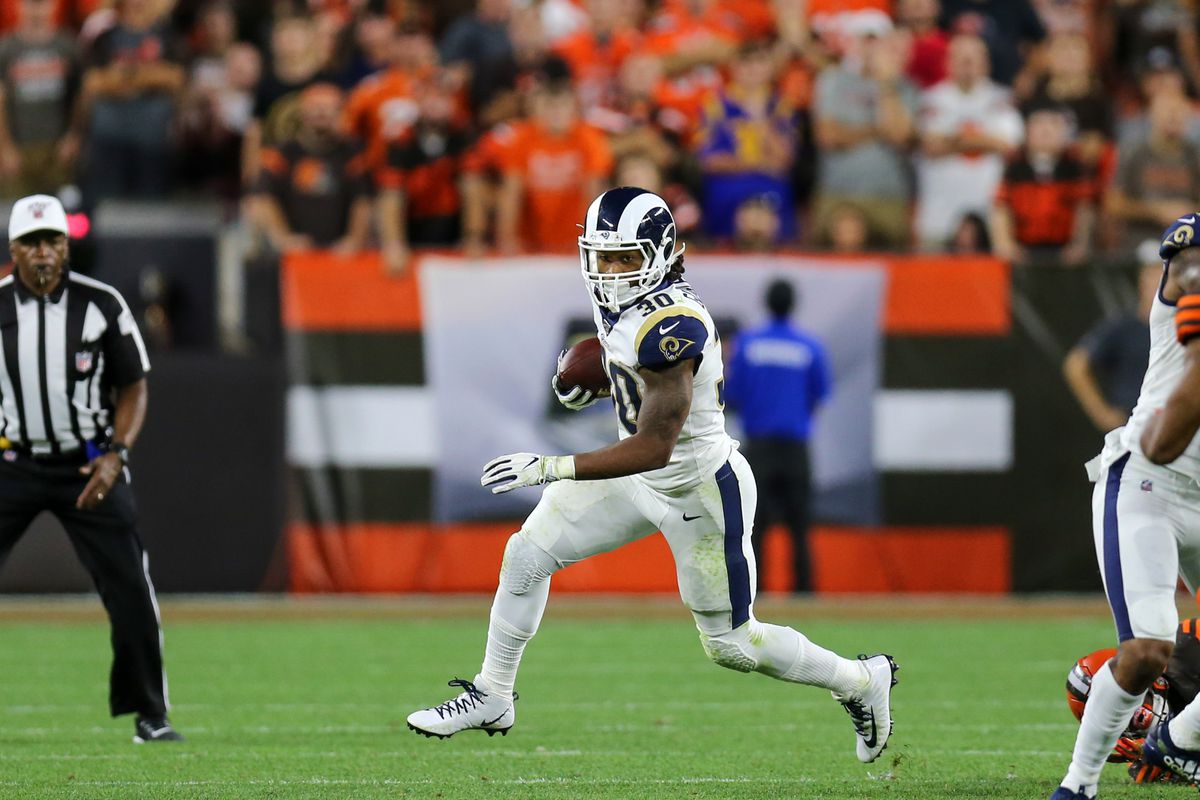 Los Angeles Rams RB Todd Gurley runs during a Week 3 game against the Cleveland Browns, Sep. 22, 2019.