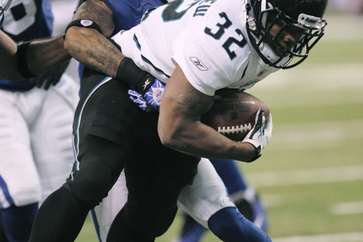 INDIANAPOLIS IN - DECEMBER 19: Maurice Jones-Drew #32 of the Jacksonville Jaguars runs against the Indianapolis Colts at Lucas Oil Stadium on December 19 2010 in Indianapolis Indiana.  (Photo by Scott Boehm/Getty Images)