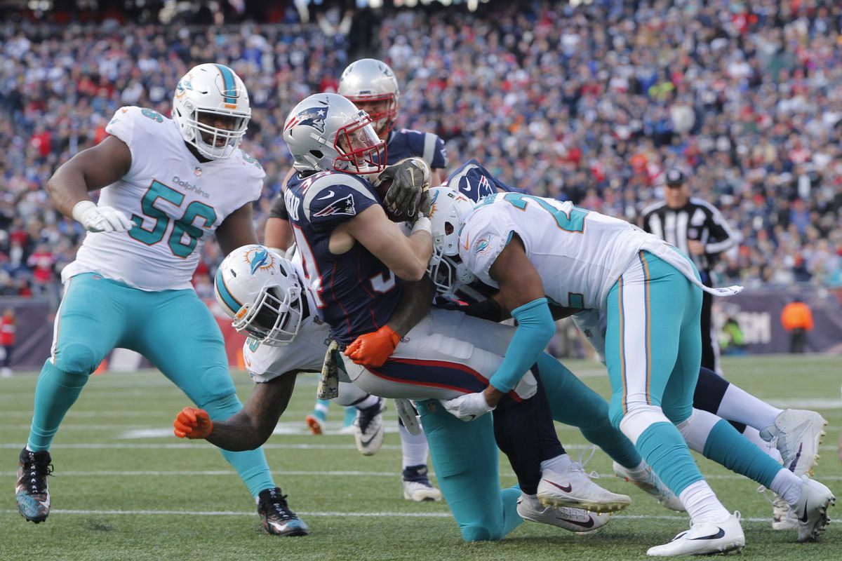 NFL: Miami Dolphins at New England Patriots