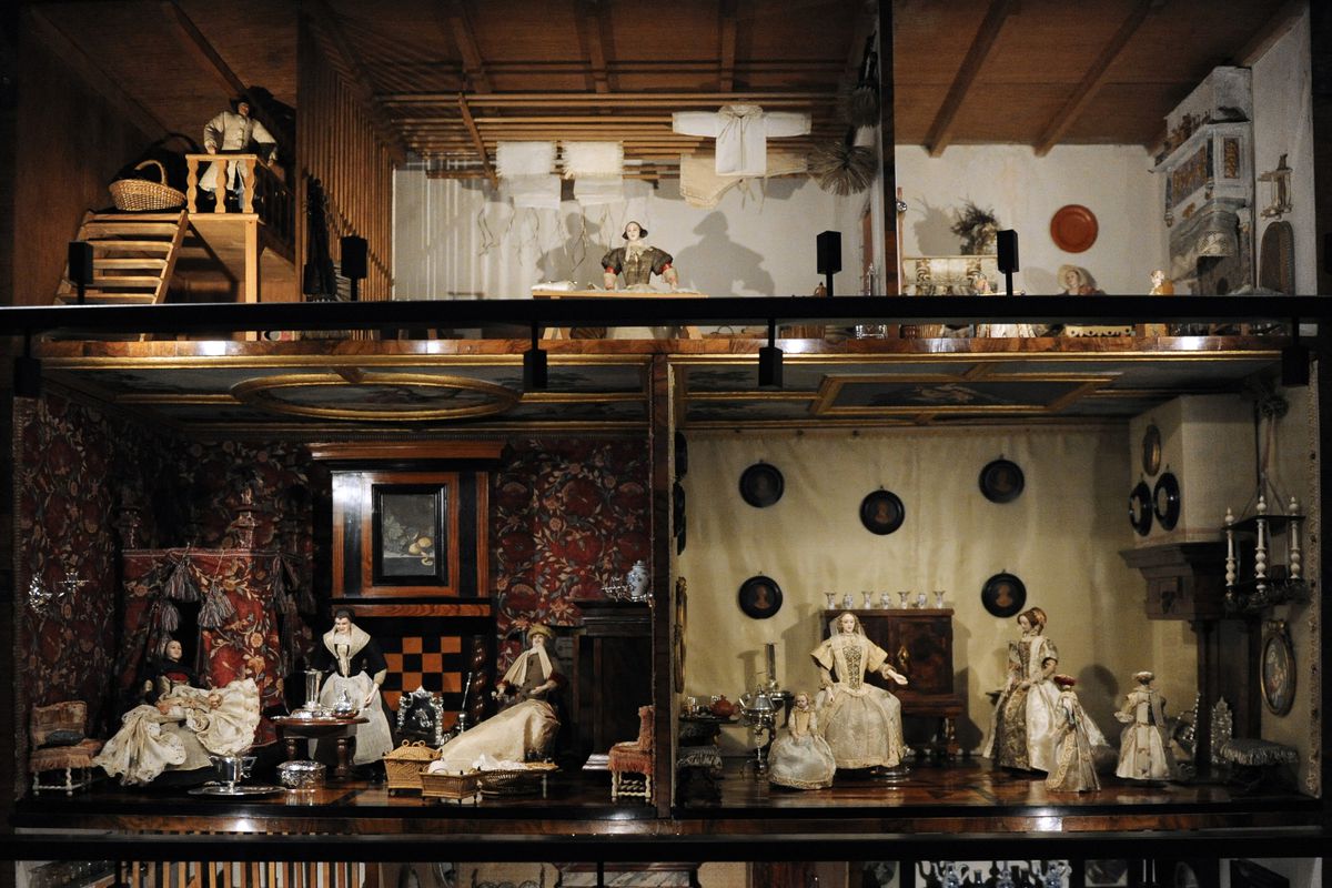 Dolls’ House of Petronella Dunois.