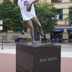 Ron Santo statue with jersey