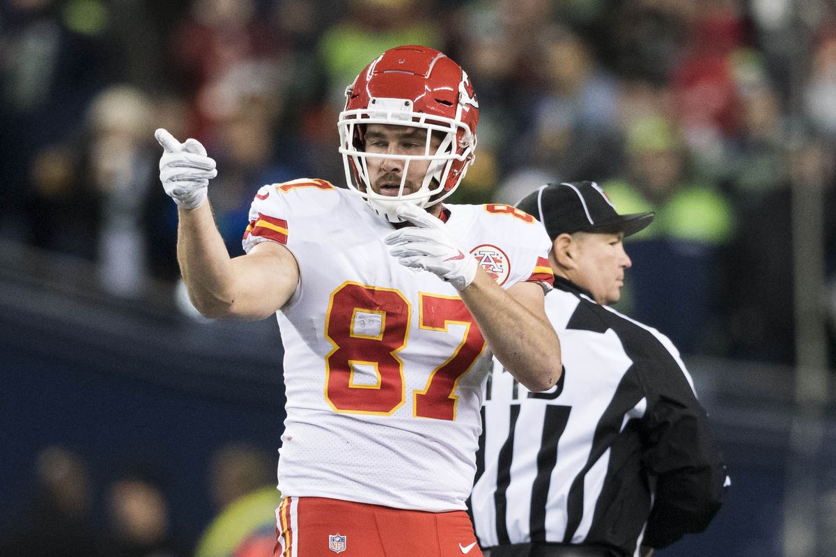&nbsp;Kansas City Chiefs tight end Travis Kelce points after getting a first down against the Seattle Seahawks during the second half at CenturyLink Field. Seattle defeated Kansas City 38-31.