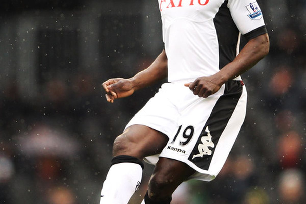 LONDON, ENGLAND - MARCH 04:  Fulham's Mahamadou Diarra in action during the Barclays Premier League match between Fulham and Wolverhampton Wanderers at Craven Cottage on March 4, 2012 in London, England.  (Photo by Scott Heavey/Getty Images)