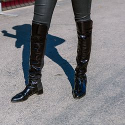 Low-heeled boots.
