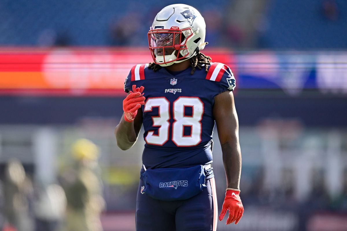 FOXBOROUGH, MASSACHUSETTS - NOVEMBER 20: Rhamondre Stevenson #38 of the New England Patriots warms up prior to a game against the New York Jets at Gillette Stadium on November 20, 2022 in Foxborough, Massachusetts.