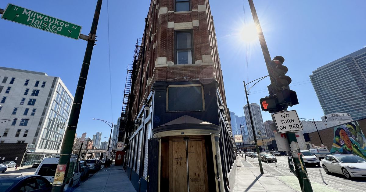 Boka co-founder’s Pearl Club will replace Emmit’s Irish Pub in River West