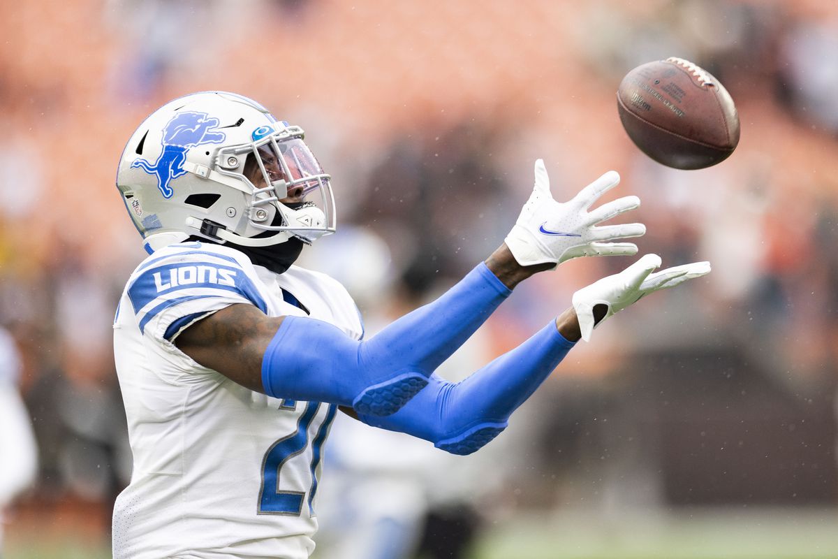 Detroit Lions free safety Tracy Walker III (21) catches the ball during warmups before the game against the Cleveland Browns at FirstEnergy Stadium.