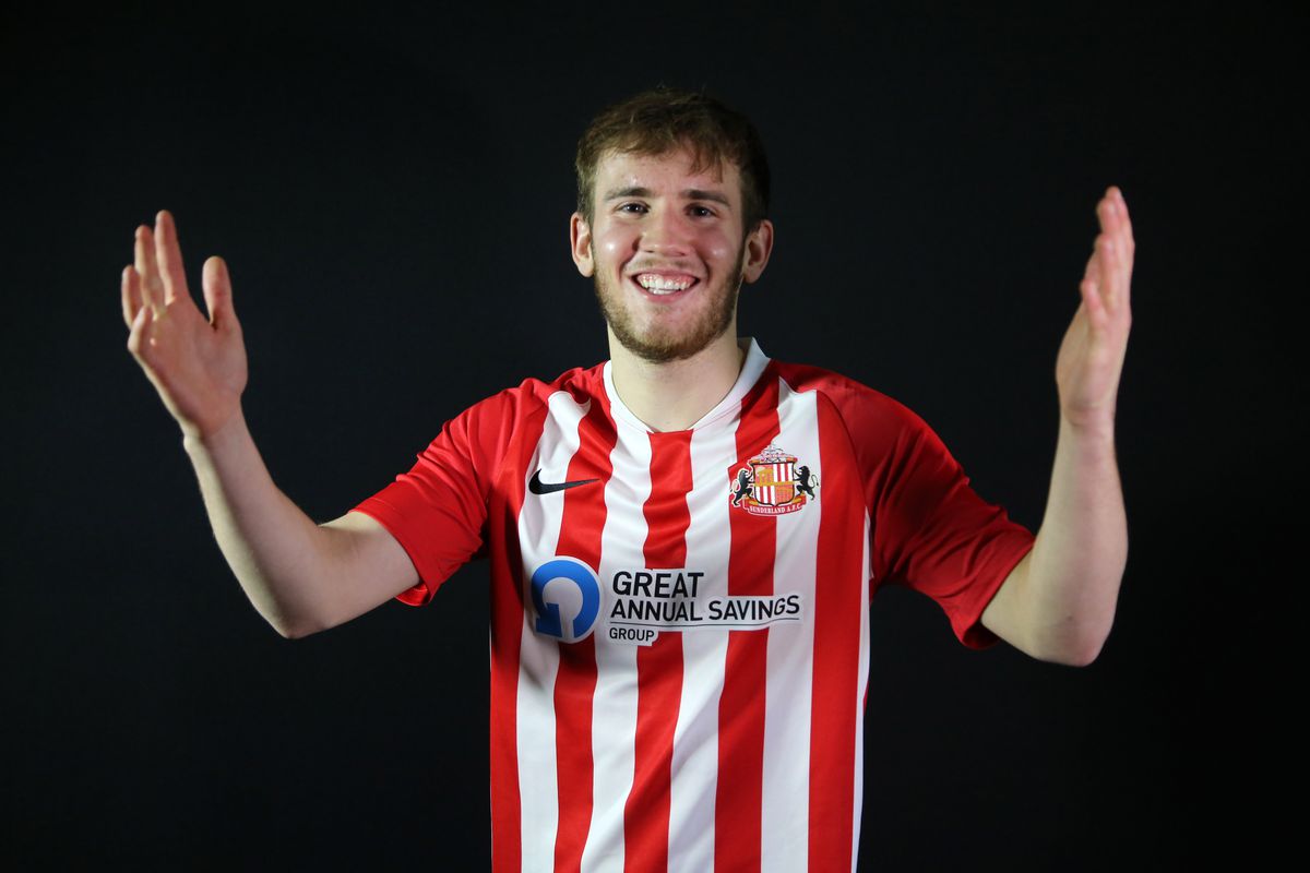 Sunderland Unveil New Signing Jake Vokins