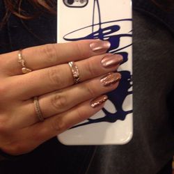 Sparkly nails. Photo via <a href="http://instagram.com/stylishlyuncorked">StylishlyUncorked</a>