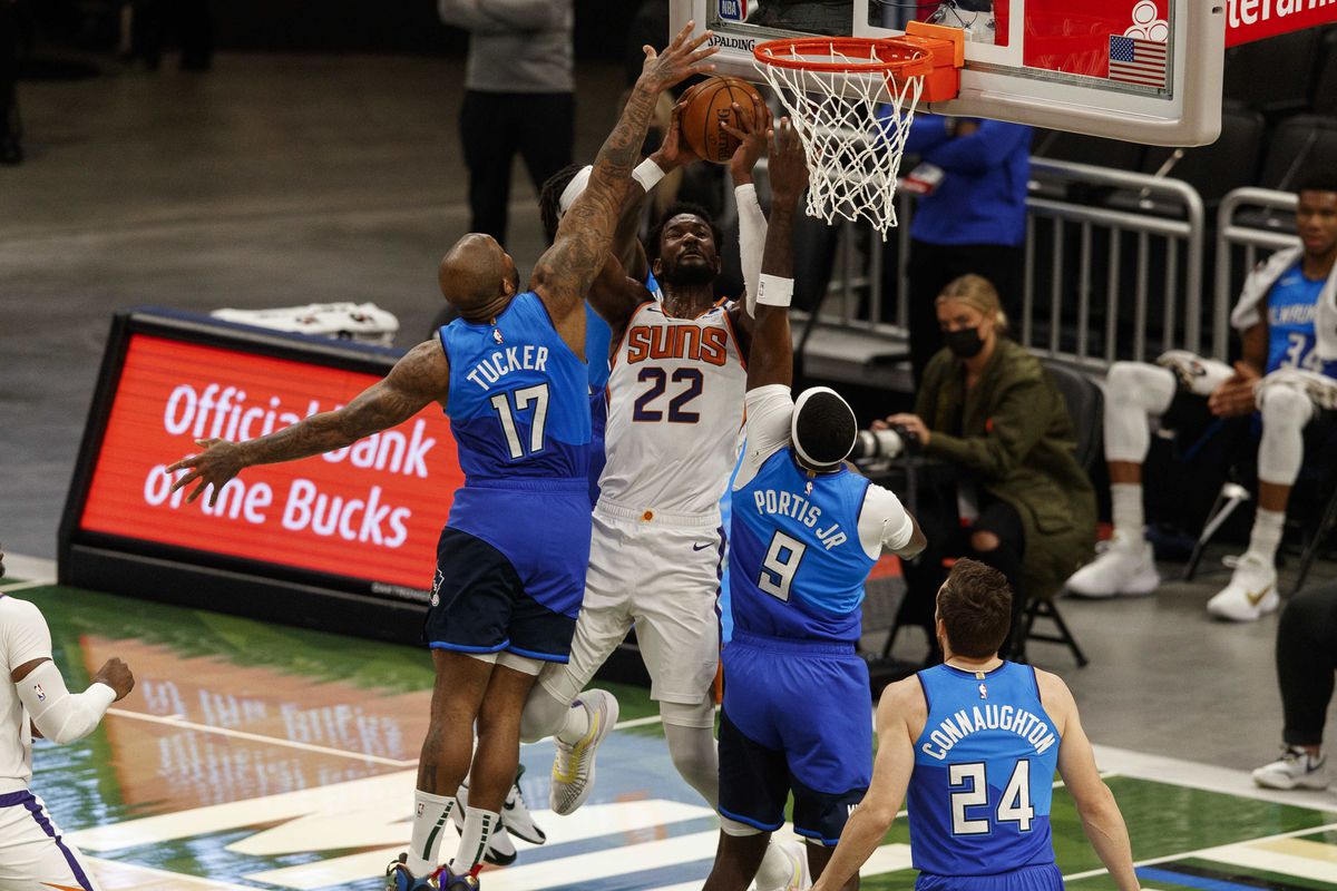 NBA: Phoenix Suns at Milwaukee Bucks