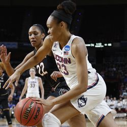 2018 NCAA Women’s Basketball Tournament Elite 8 (South Carolina Gamecocks vs UConn Huskies)