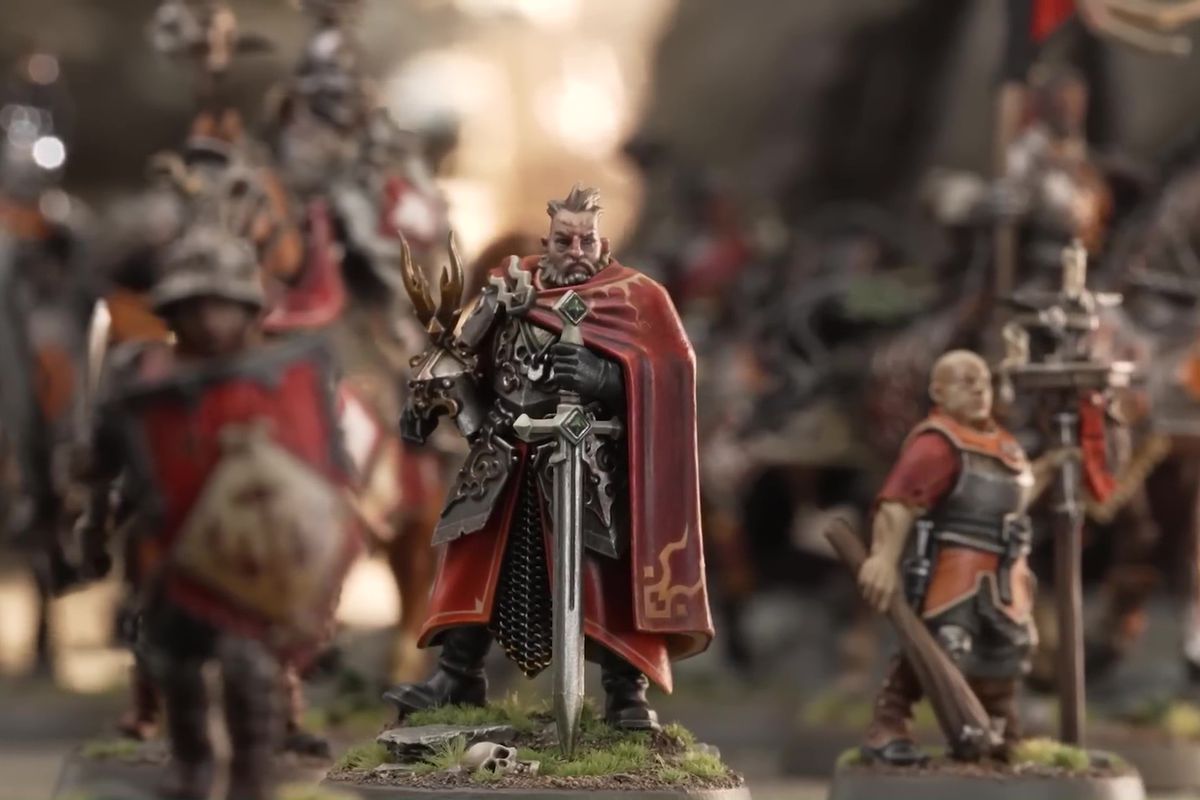 A cloaked leader of the Cities of Sigmar line, from the teaser video for the new Cities of Sigmar boxed set.