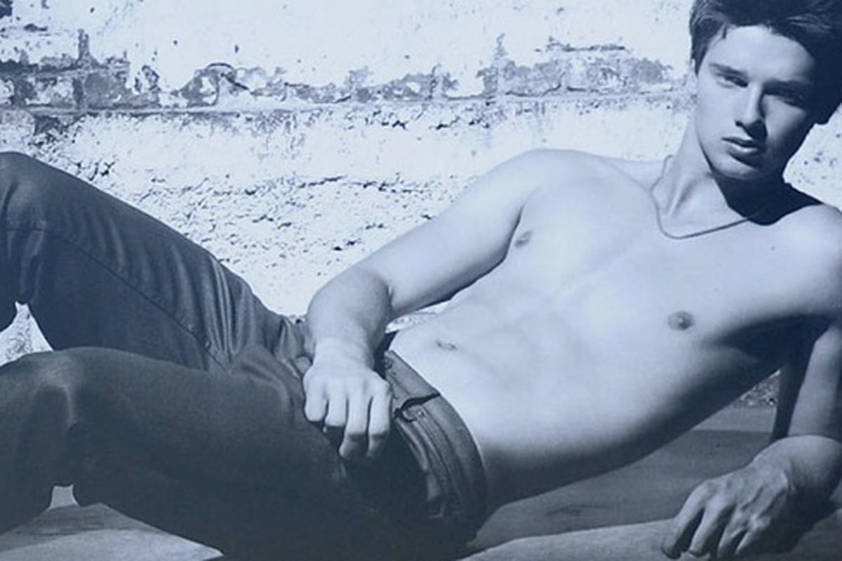Patrick Schwarzenegger for Hudson Jeans, via <a href="http://revistaquem.globo.com/Revista/Quem/0,,EMI257123-8197,00.html">Quem</a>