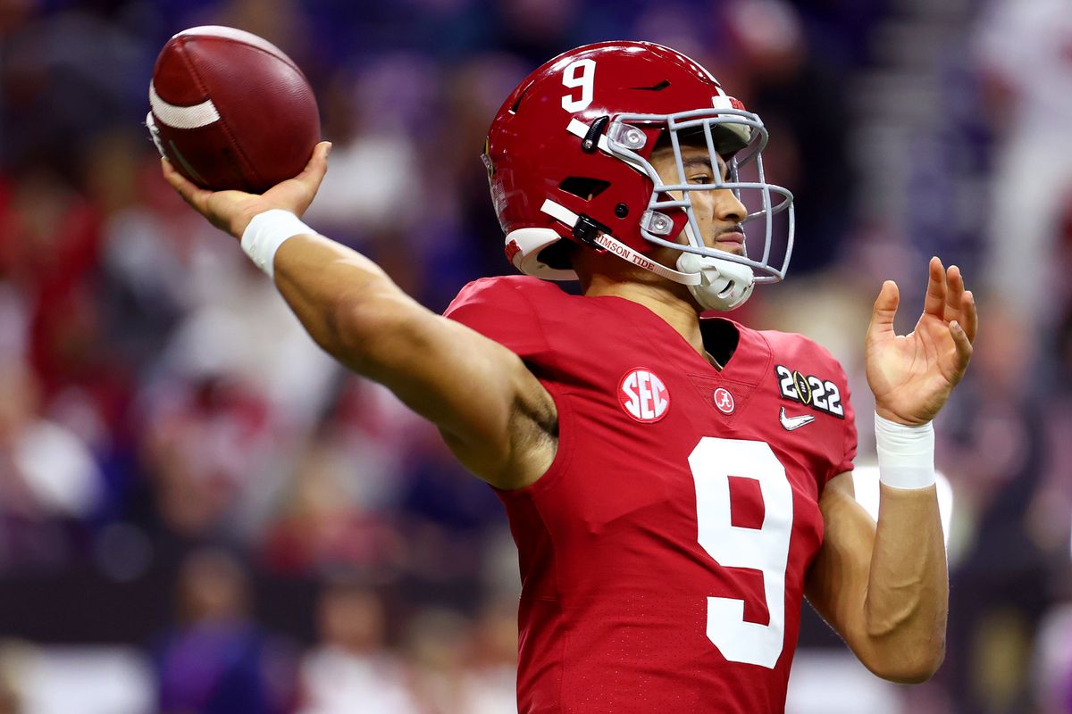 Bryce Young #9 of the Alabama Crimson Tide prepares to take on the Georgia Bulldogs during the College Football Playoff Championship held at Lucas Oil Stadium on January 10, 2022 in Indianapolis, Indiana.