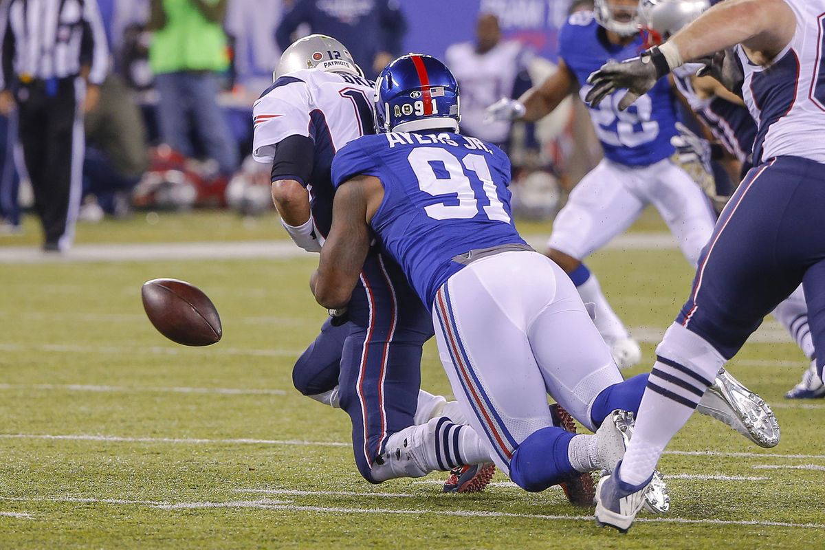 NFL: New England Patriots at New York Giants