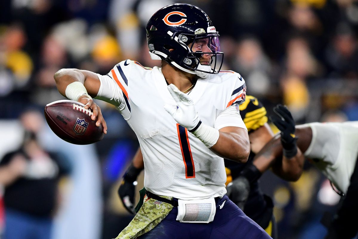 Justin Fields #1 of the Chicago Bears looks to pass during the second half of their game against the Pittsburgh Steelers at Heinz Field on November 08, 2021 in Pittsburgh, Pennsylvania.