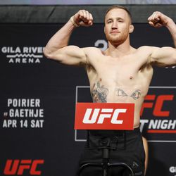 Justin Gaethje poses at UFC on FOX 29 weigh-ins.
