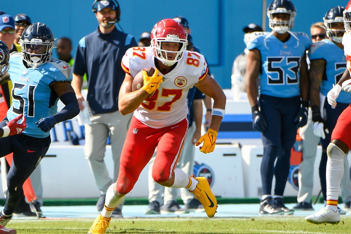 Kansas City Chiefs tight end Travis Kelce (87) runs after a made catch against the Tennessee Titans during the second half at Nissan Stadium.&nbsp;