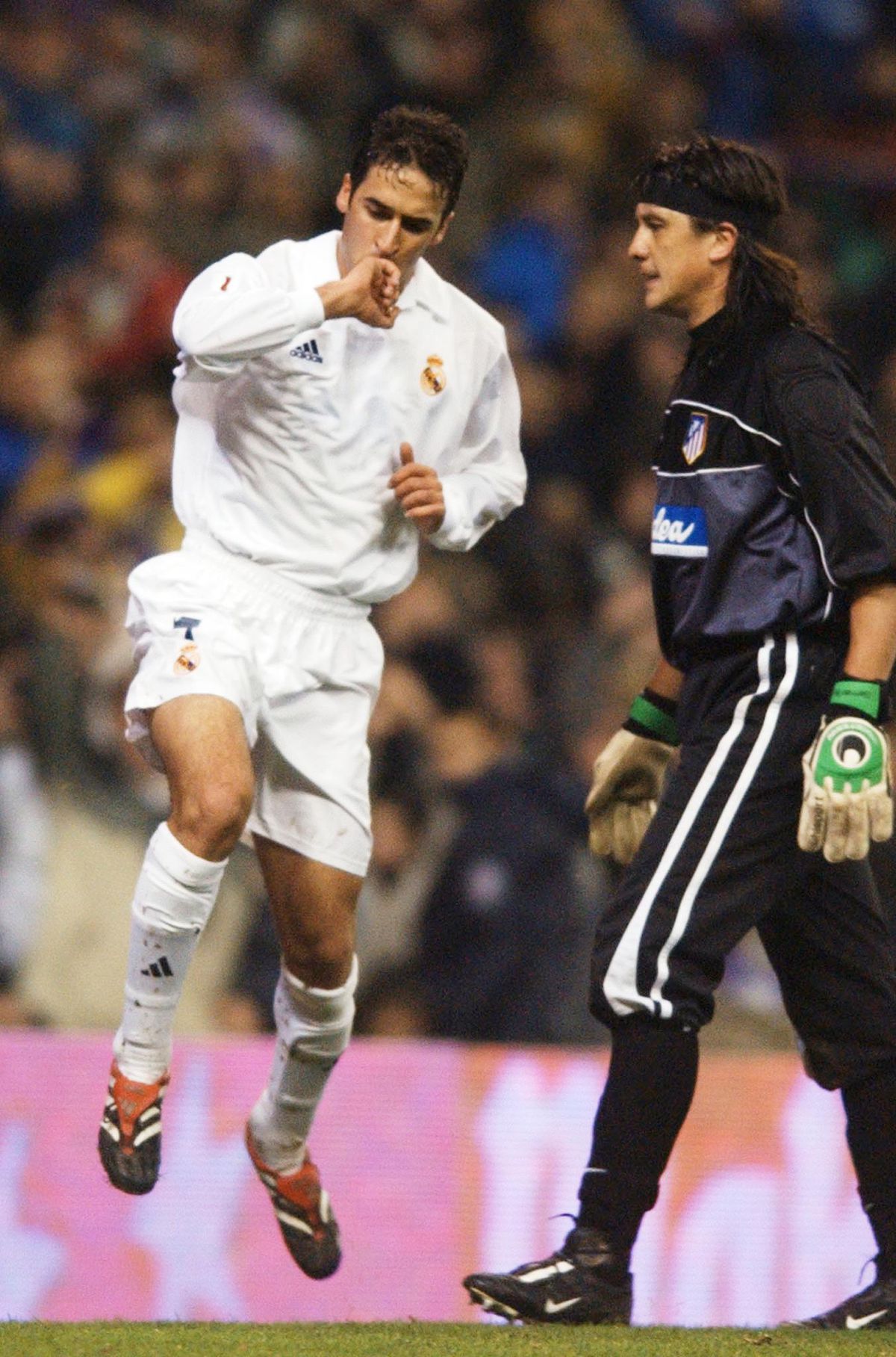 Raul (L) from Real Madrid celebrates his goal agai