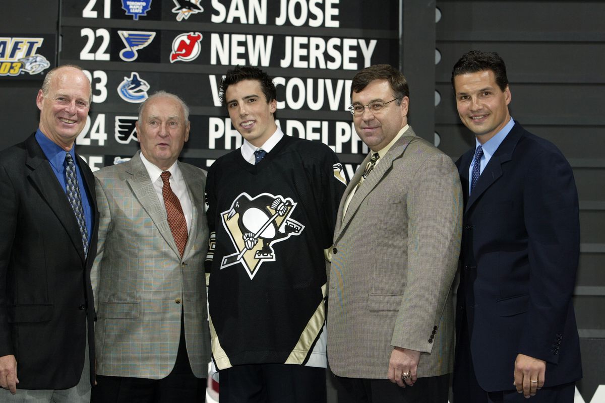 Fleury stands with Penguins reps