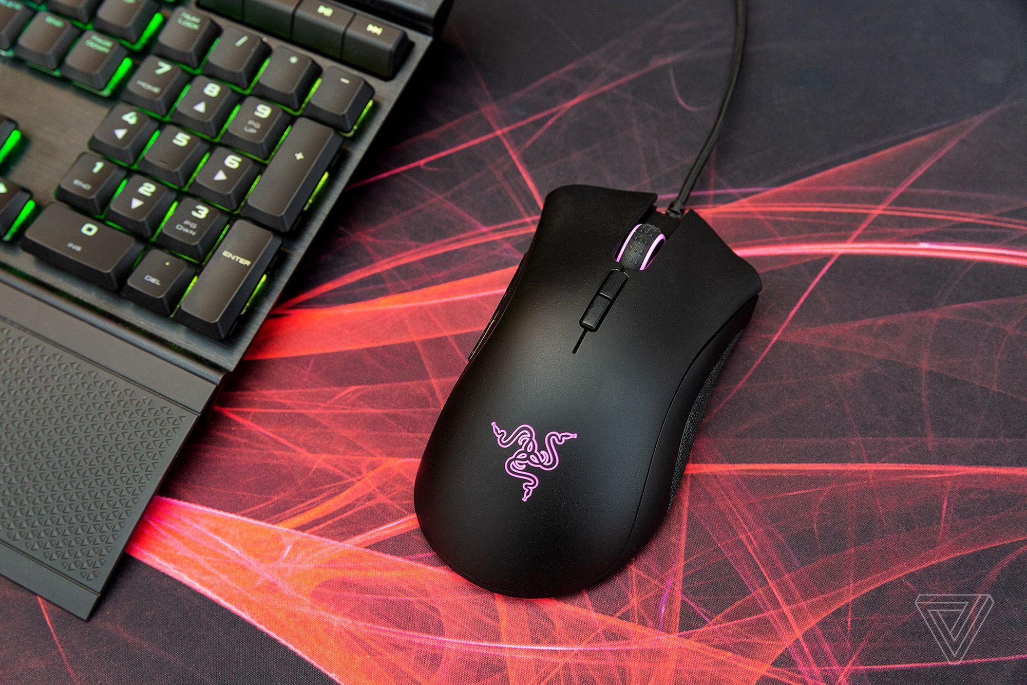 Egetræ Fradrage smeltet Razer's DeathAdder Elite mouse and other PC gear are discounted today - The  Verge