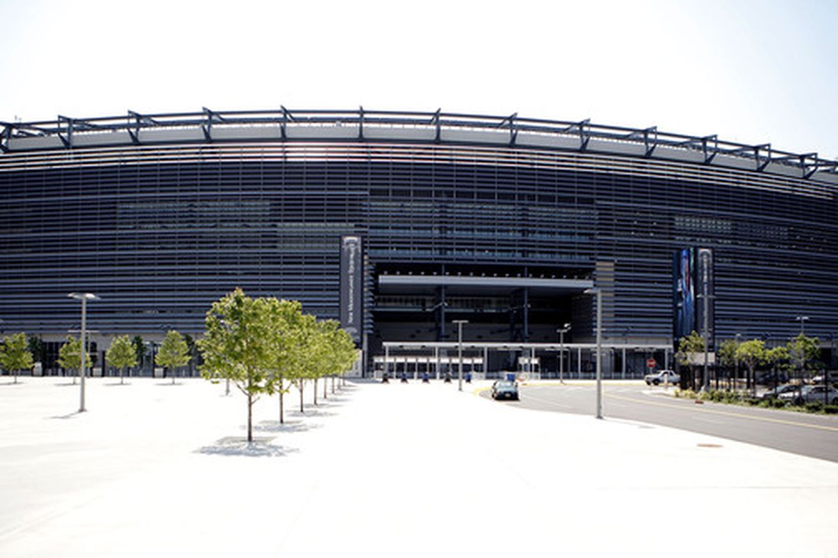 EAST RUTHERFORD, NJ - MAY 25:  The New Meadowlands Stadium is seen on May 25, 2010 in East Rutherford, New Jersey. The NFL has annouced that the 2014 Super Bowl will be played in the Meadowlands.  (Photo by Jeff Zelevansky/Getty Images)