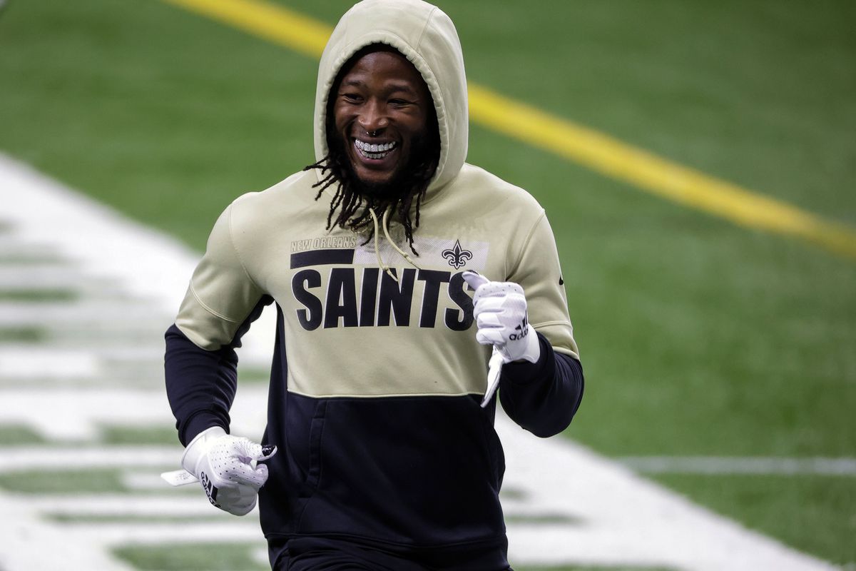 New Orleans Saints running back Alvin Kamara (41) before playing against the Chicago Bears in the NFC Wild Card game at Mercedes-Benz Superdome.