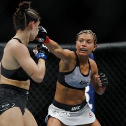 Ashley Yoder connects at UFC 222.