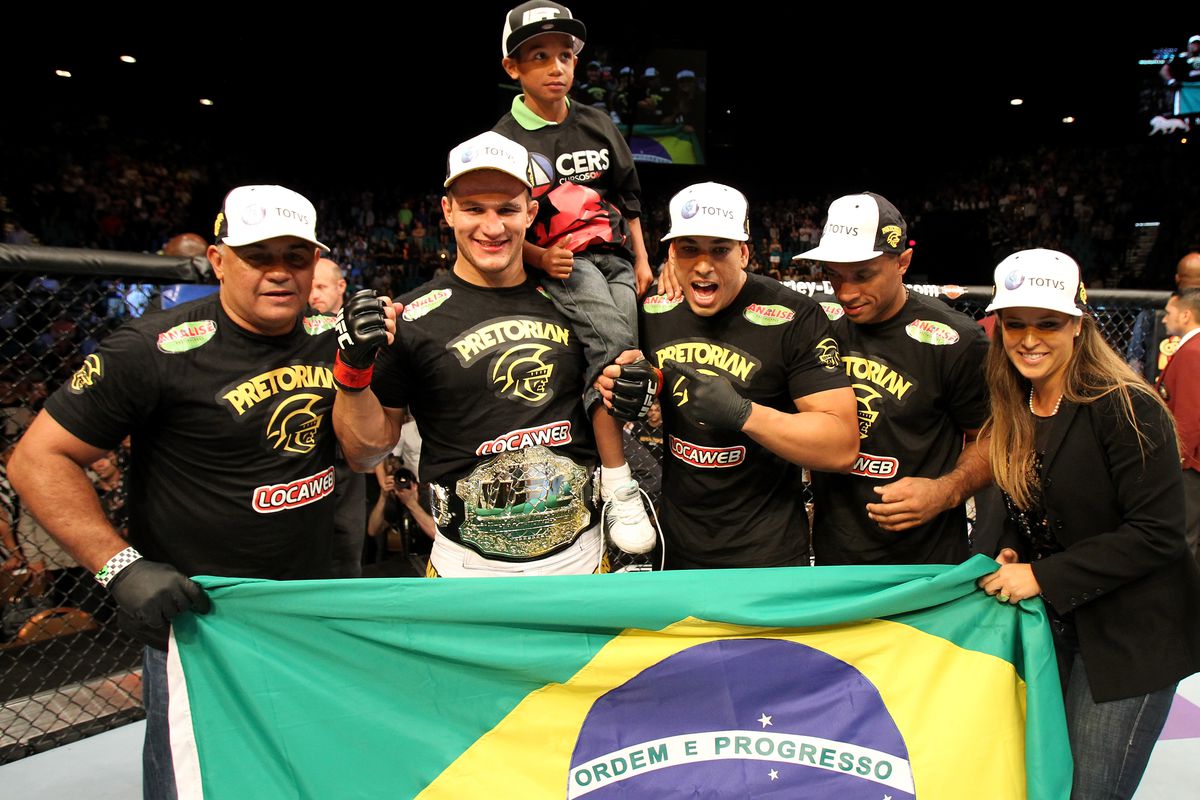 UFC 146: Dos Santos v Mir