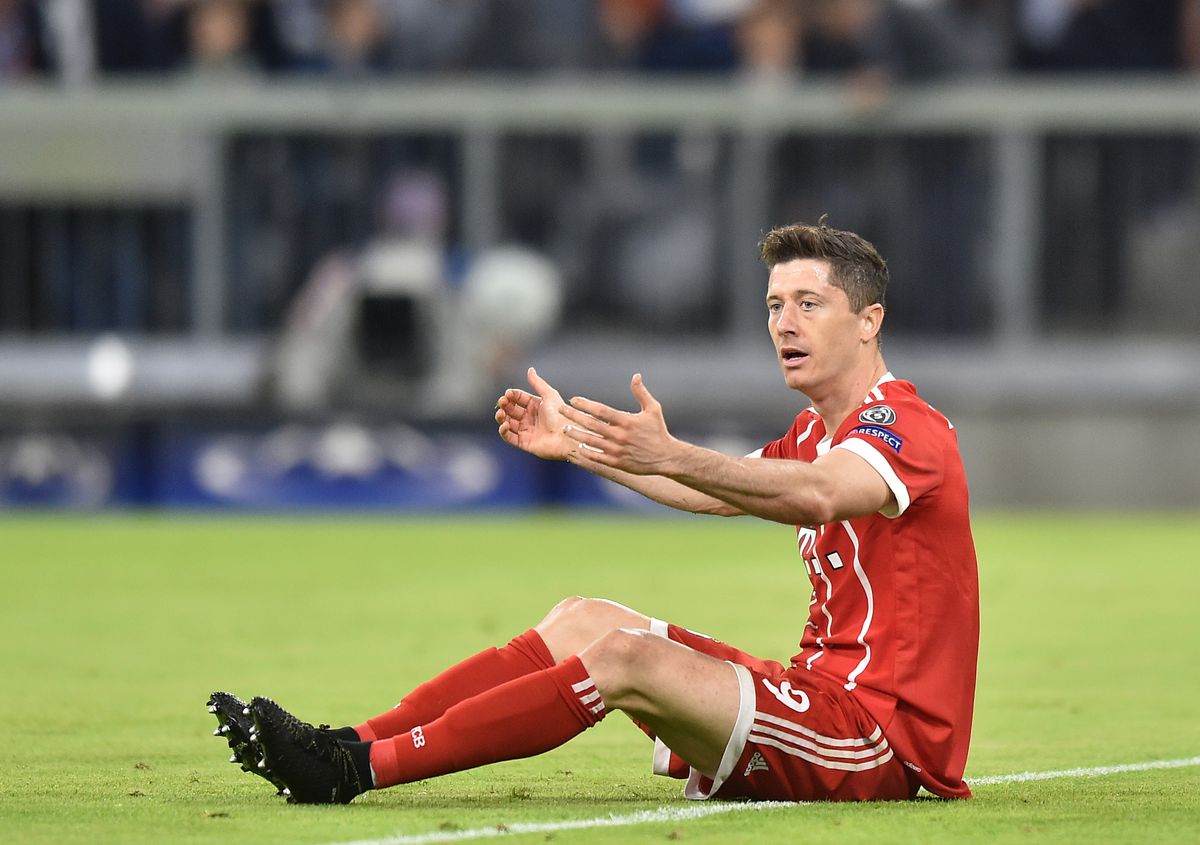 MUNICH, GERMANY - APRIL 25: Robert Lewandowski of Bayern Muenchen reacts during the UEFA Champions League Semi Final First Leg match between Bayern Muenchen and Real Madrid at the Allianz Arena on April 25, 2018 in Munich, Germany.