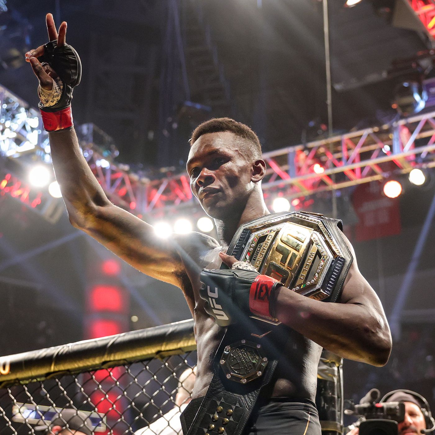Morning Report: Israel Adesanya not interested fighting Khamzat Chimaev right now: 'Show me something' MMA Fighting