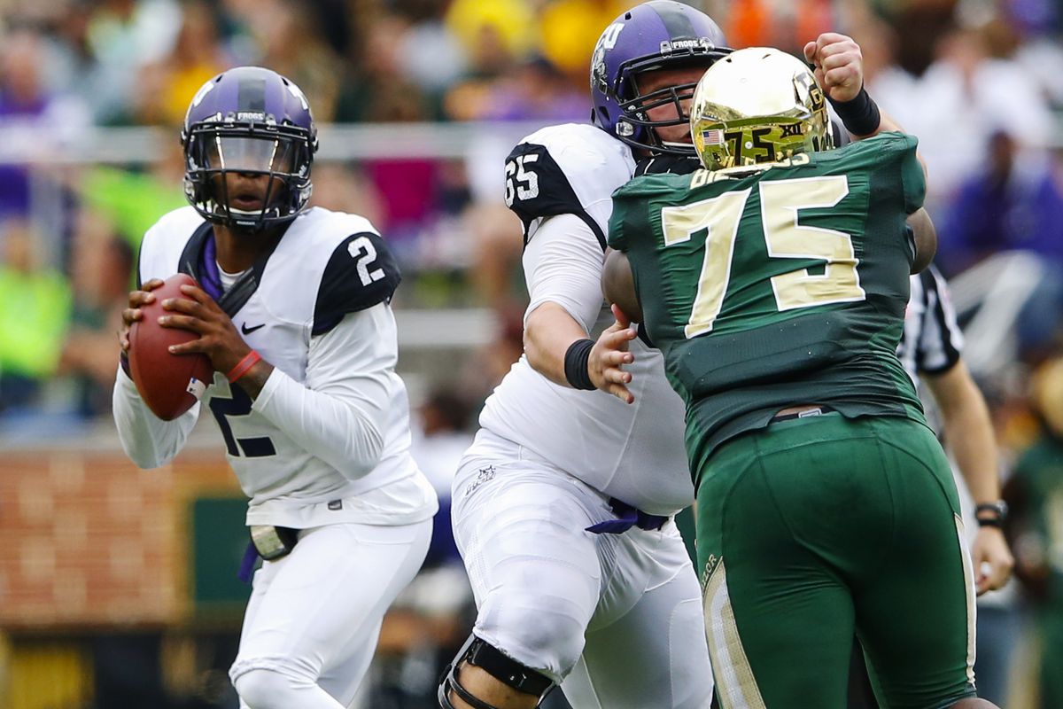 Billings doing his thing trying to get to Boykin last year in Waco.
