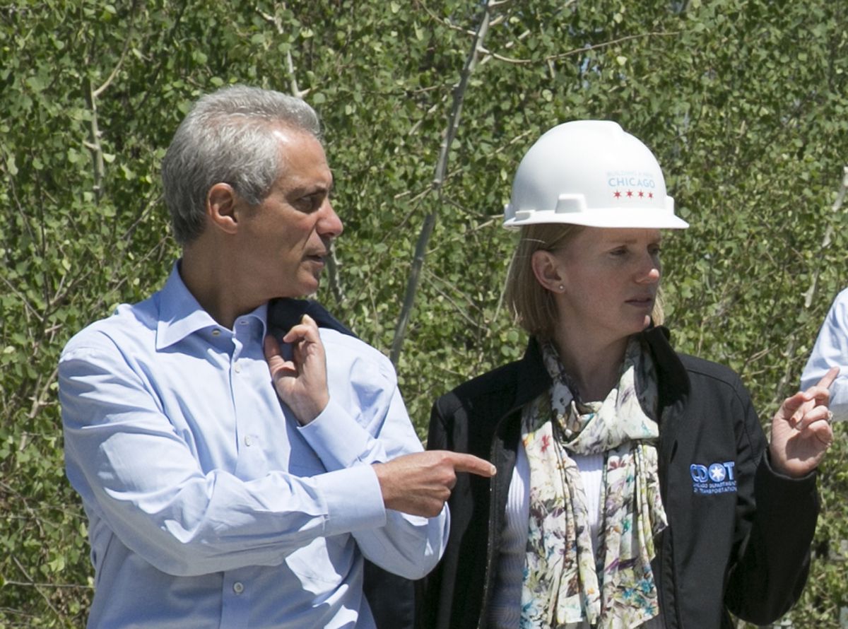 Chicago Department of Transportation Commissioner Rebekah Scheinfeld (right) is shown with Mayor Rahm Emanuel in the Logan Square neighborhood on a tour of the 606 Trail in 2015. | Sun-Times file photo