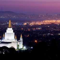 The Oakland California Temple will close for extensive renovation in February 2018.
