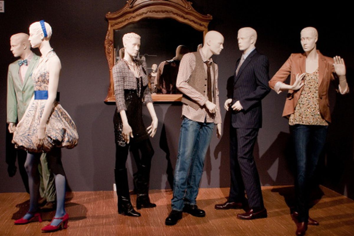 Gossip Girl costumes on show at the FIDM museum. Image via <a href="http://blogdowntown.com/2009/07/4561-outstanding-art-of-television-costume-design">Blogdowntown</a>