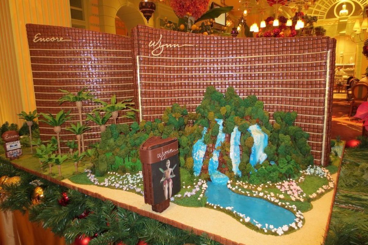 The front of a gingerbread replica of Wynn Las Vegas and Encore Las Vegas. Photo: Susan Stapleton