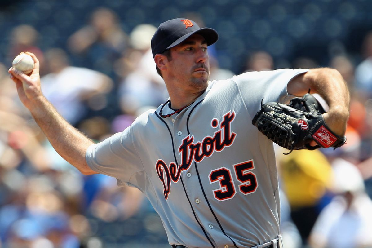 KANSAS CITY, MO - JULY 10:  Starting pitcher Justin Verlander #35 of the Detroit Tigers pitches during the game against the Kansas City Royals on July 10, 2011 at Kauffman Stadium in Kansas City, Missouri.  (Photo by Jamie Squire/Getty Images)